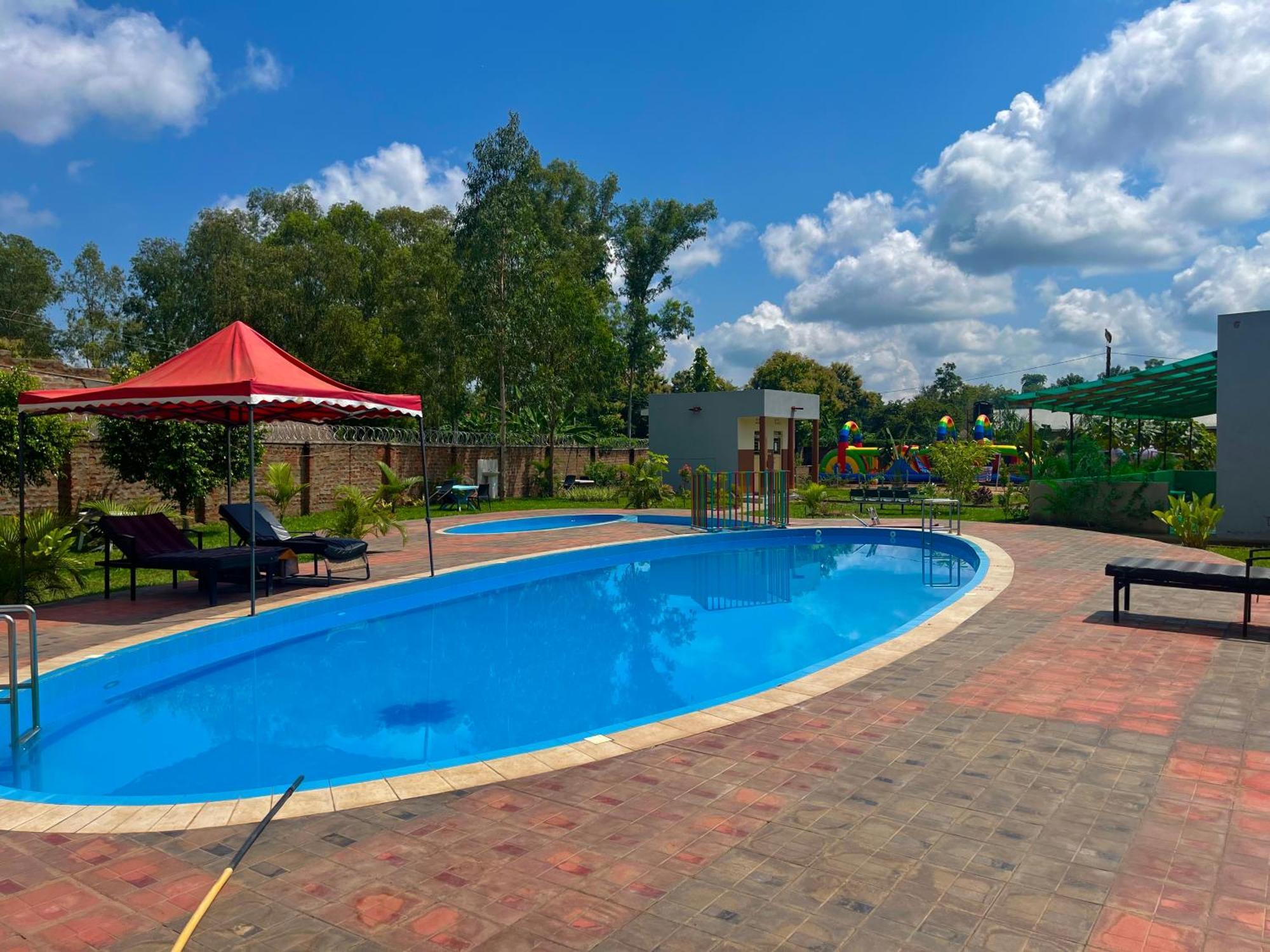 Lavic Country Resort Adjumani Exterior foto