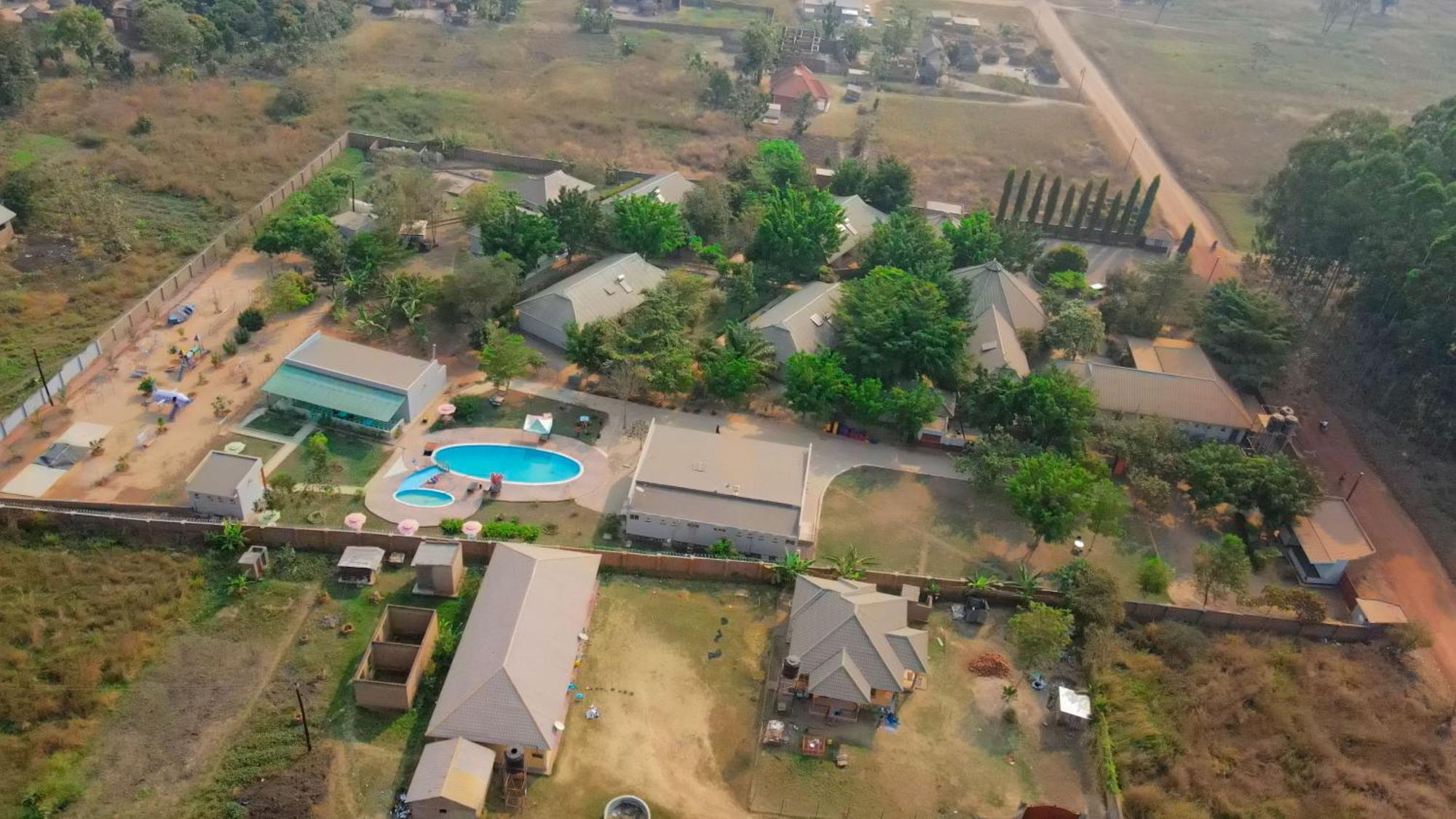 Lavic Country Resort Adjumani Exterior foto